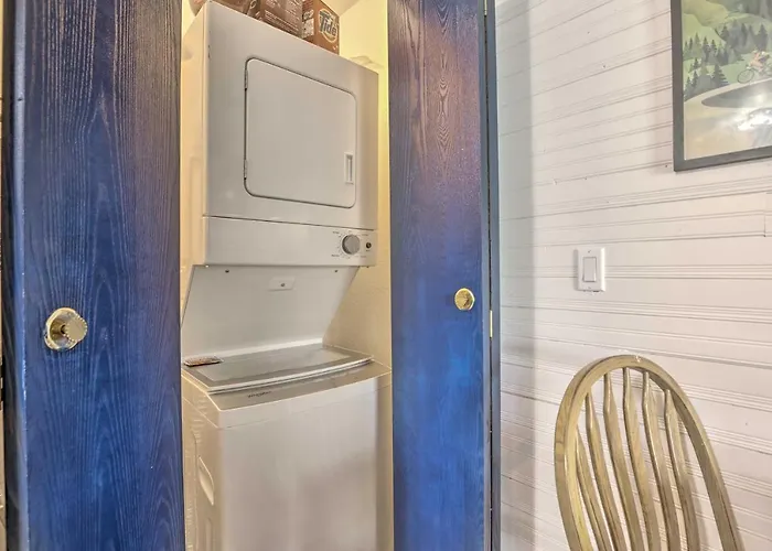 Grand Lake Condo With Mountain Views Walk To Lake!